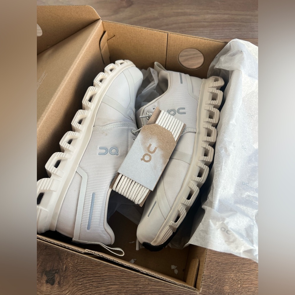 ON Clouds | Women’s Cloud 6 Waterproof Sneaker size 7.5 - Picture 9 of 10